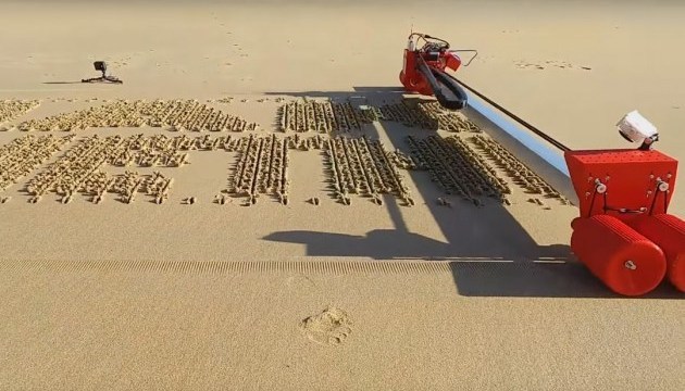 Тексты на песке: в Испании появился робот-принтер - «ИСПАНИЯ»