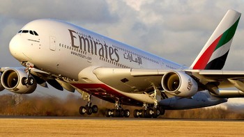 Bloomberg: перевозчик Emirates Airlines может поглотить Etihad Airways - «Новости туризма»