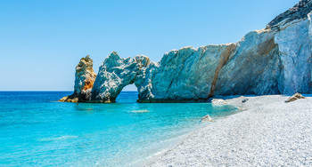 В Греции турист заплатил штраф в 1000 евро за воровство гальки на пляже - «Новости туризма»