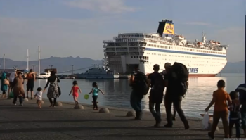 Более тысячи человек эвакуированы с горящего парома в Греции - «Новости туризма»