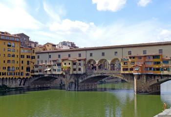 Туристам во Флоренции грозит тюрьма за надписи на мосту 13 века - «Новости туризма»