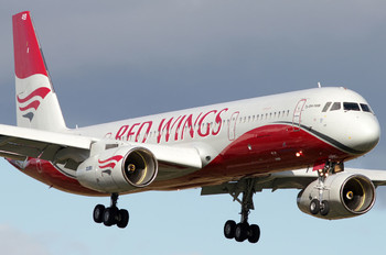 У самолета Red Wings, летевшего из Уфы в Сочи, загорелся двигатель - «Новости туризма»