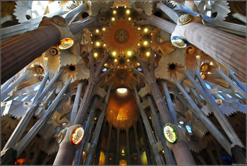 Стало известно, когда достроят собор Святого Семейства в Барселоне - «Новости туризма»