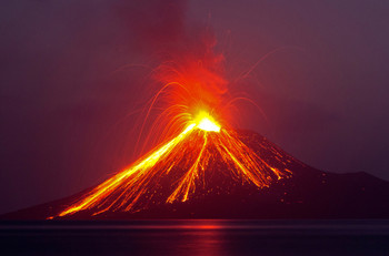 Туристов в Индонезии предупреждают об извержении вулкана Анак Кракатау - «Новости туризма»