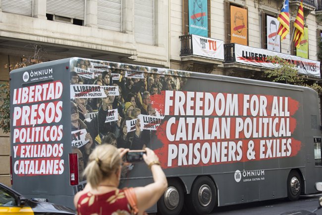 Сторонники независимости Каталонии решили агитировать туристов - «Новости»