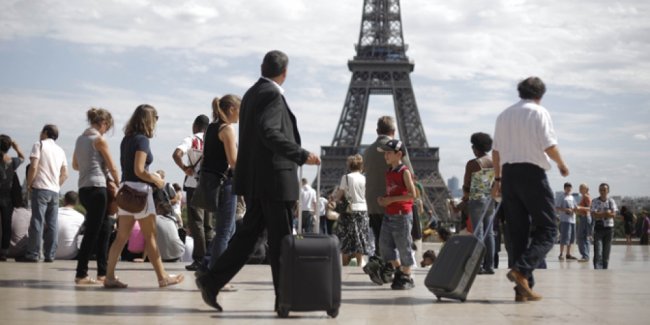 В этом году Франция примет 90 млн туристов, власти задумались об ограничении турпотока - «Новости»