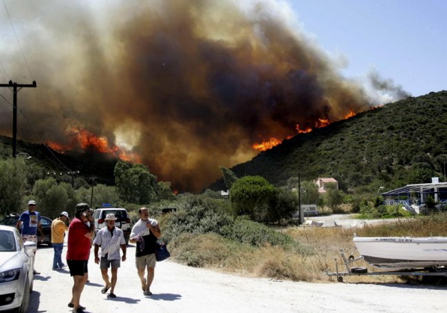 В Греции объявлена чрезвычайная ситуация из-за пожаров, среди жертв есть туристы - «Новости»