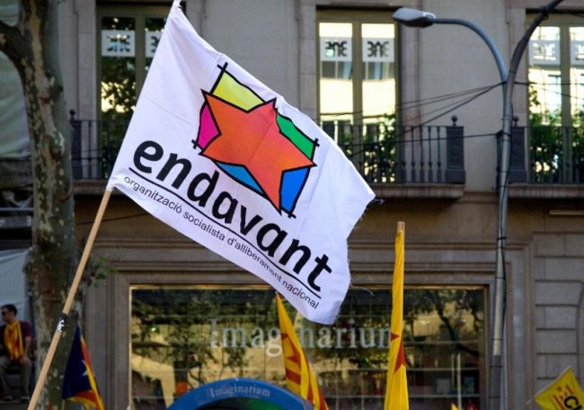 Радикалы из Барселоны борются с туристами хулиганскими методами - «Новости»