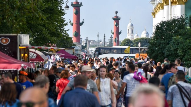 Турбизнес Петербурга попросил отложить введение курортного сбора - «Новости»