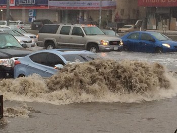 В Саудовской Аравии сильнейшим наводнением затопило пустыню (видео) - «Новости туризма»