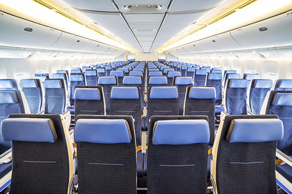 Названа причина неудобства пассажирского кресла в самолете - «Путешествия»