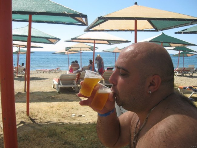 Немецкий журналист пожаловался на «безудержное пьянство» русских туристов в Турции - «Новости»