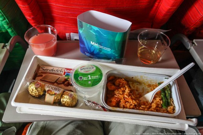 Составлен рейтинг авиакомпании с лучшей и худшей едой на борту - «Новости»