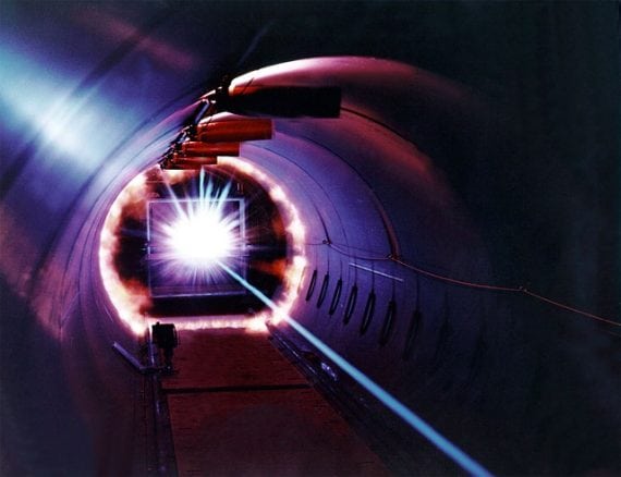 Ученые построят гигантские лазеры для создания «дыр» в космическом пространстве - «Тайны Космоса»