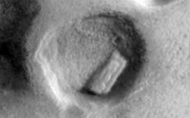 В кратере на Марсе обнаружены древние руины (видео) - «Тайны Космоса»