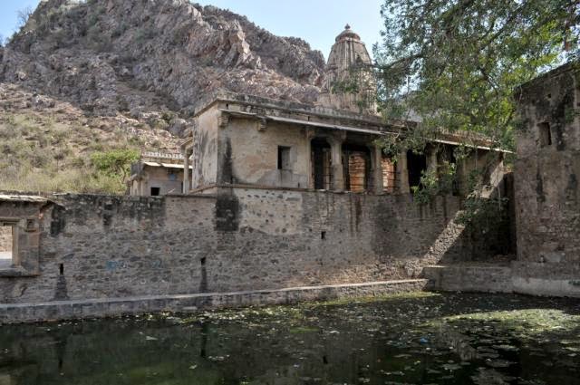 Призраки и мистические легенды заброшенного форта Бхангар (7 фото) - «Загадочные Сооружения»