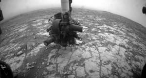Марсоход «Кьюриосити» пытался пробурить породу и наткнулся на что-то невероятно твердое (2 фото) - «Тайны Космоса»