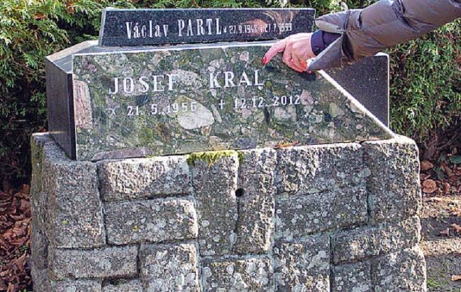 В Чехии нашли могилу из Будущего - «Жизнь после смерти»