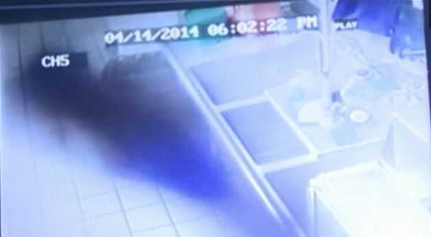 В ресторане засняли на камеру странную тень и заметили явление полтергейста (2 фото+видео) - «Призраки»