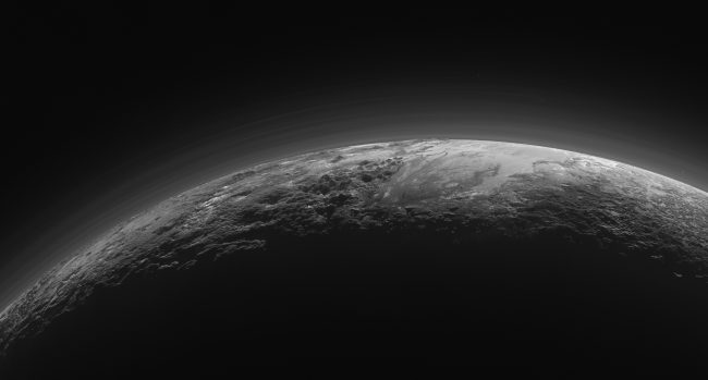Ученые: у Плутона имеется подповерхностный жидкий океан (2 фото) - «Тайны Космоса»