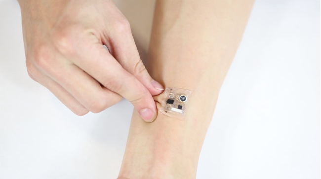 Новый взгляд на носимую электронику: микросхемы, которые крепятся прямо на кожу (2 фото) - «Новые технологии»