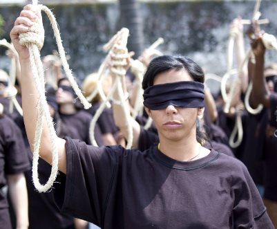 Смертная казнь и мистика (2 фото) - «Мистика»