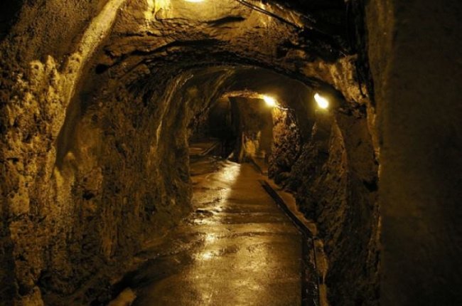 Катакомбы Йиглава: Странные звуки, призраки и светящаяся лестница (4 фото) - «Загадочные Сооружения»