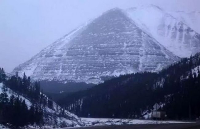Рукотворные пирамиды ледяной Аляски (+видео) - «Загадочные Сооружения»