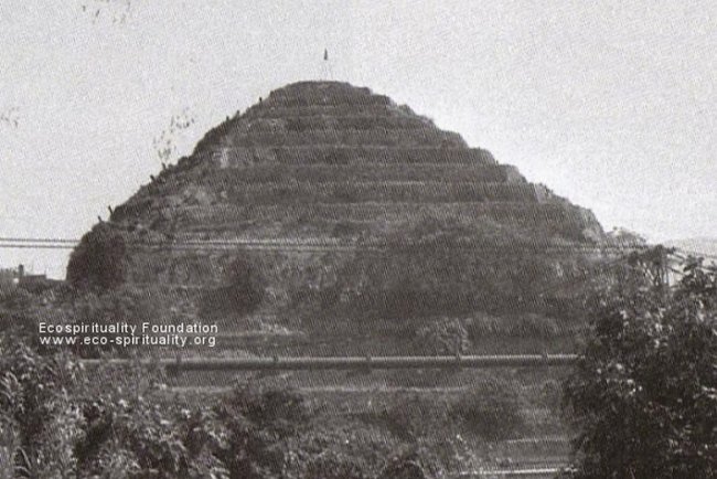 Древние пирамиды… Франции (13 фото) - «Загадочные Сооружения»