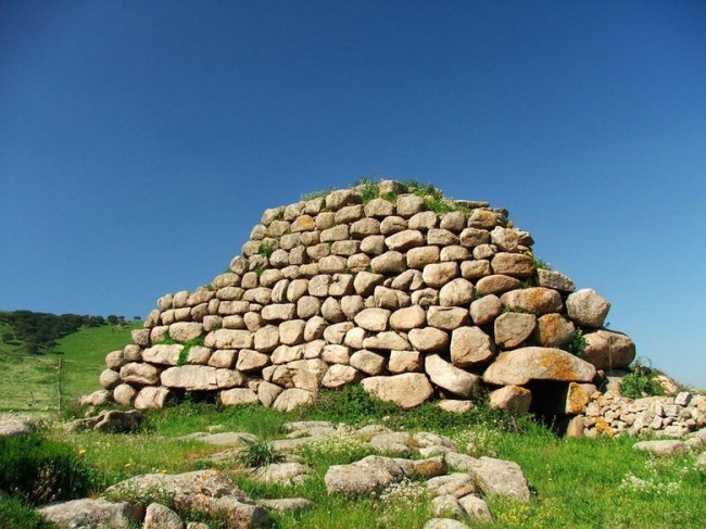 Древние башни-нураги на Сардинии (11 фото) - «Загадочные Сооружения»