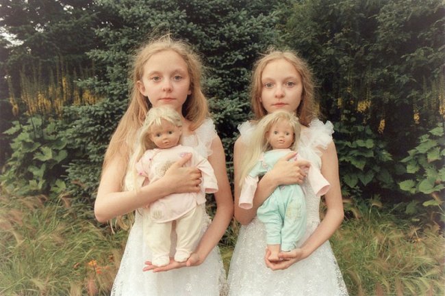 Исландские девочки-близнецы, которые видят одинаковые сны (16 фото) - «Индиго»