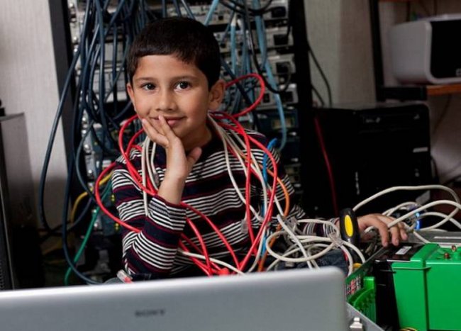 Пятилетний мальчик стал самым юным ИТ-специалистом (6 фото) - «Индиго»