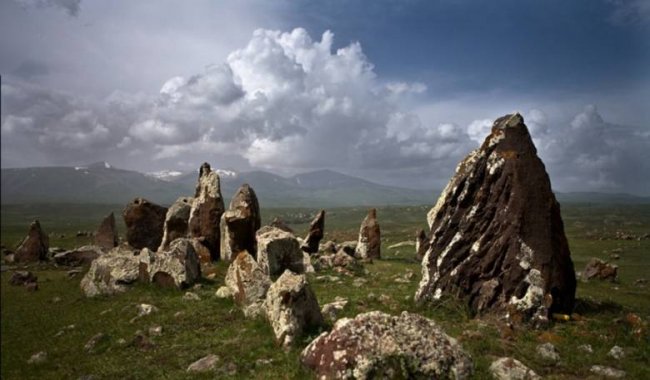 Загадка мегалитов из армянского комплекса Зорац-Карер (6 фото) - «Загадочные Сооружения»