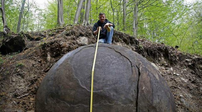 В Боснии нашли древний каменный шар огромных размеров (3 фото + видео) - «Загадочные Сооружения»