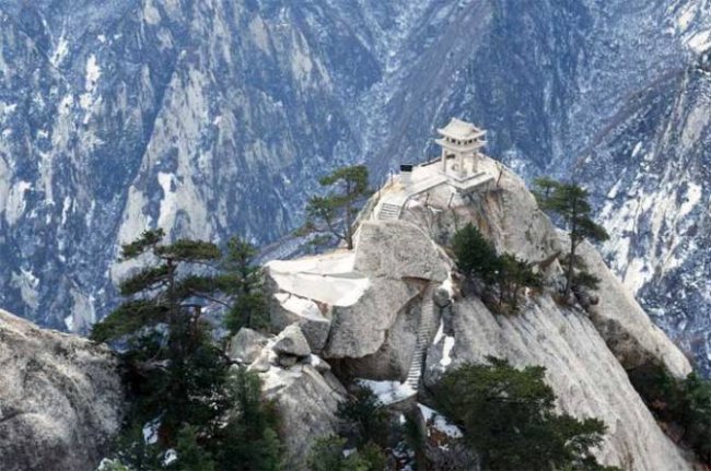 Тайна пещер в китайской горе Хуашань (10 фото) - «Загадочные Сооружения»