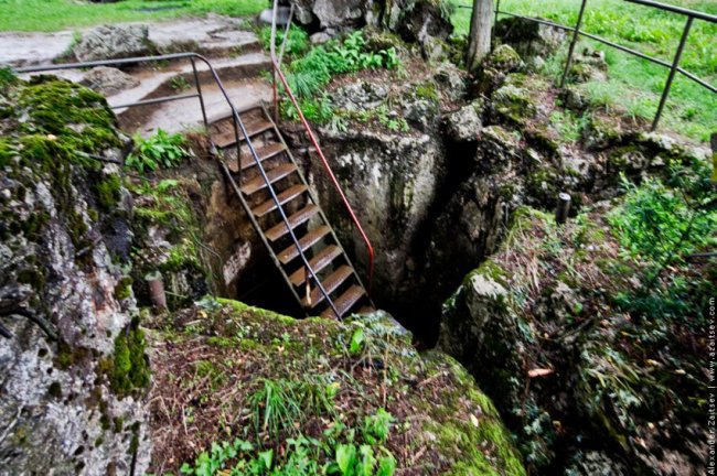 Лагерь дождевого червя (16 фото) - «Загадочные Сооружения»