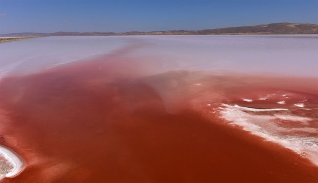 Что скрывает кровавое озеро Туз (7 фото) - «Планета Земля»