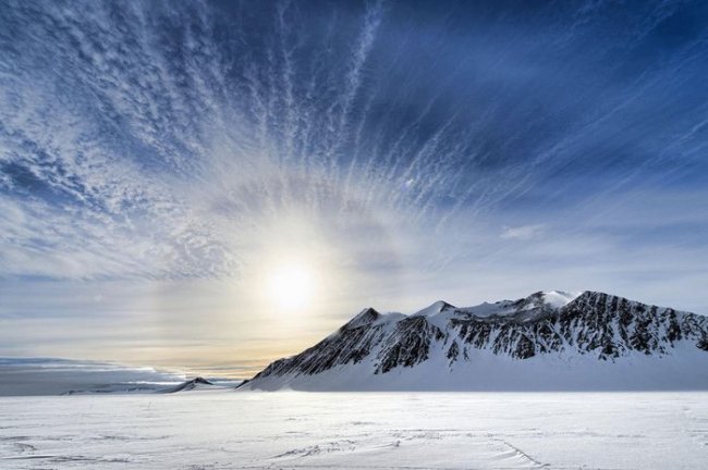 В Антарктиде обнаружен загадочный объект (3 фото) - «Планета Земля»