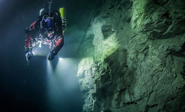 Что скрывает самая глубоководная пещера России (2 фото) - «Планета Земля»