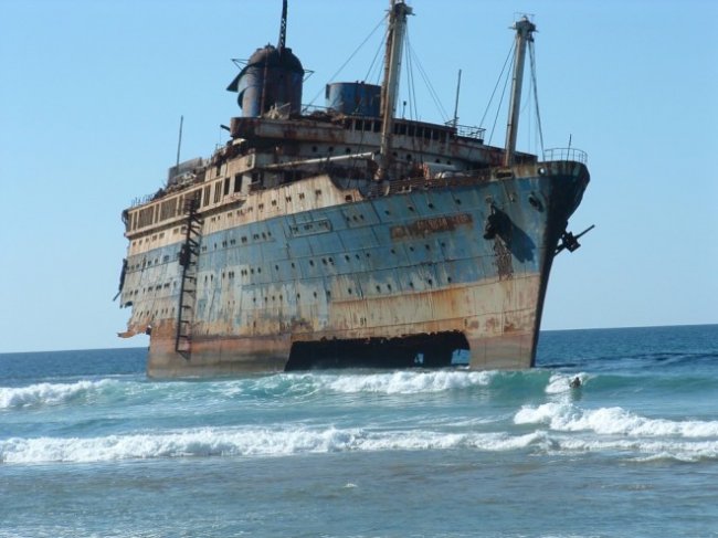 Корабль-призрак прибило к берегам США. То, что было на борту, шокировало бойцов спецназа! (3 фото) - «Мистика»