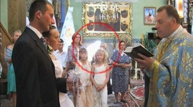 Призрак на видео, заснятом в церкви украинского села (4 фото+3 видео) - «Призраки»