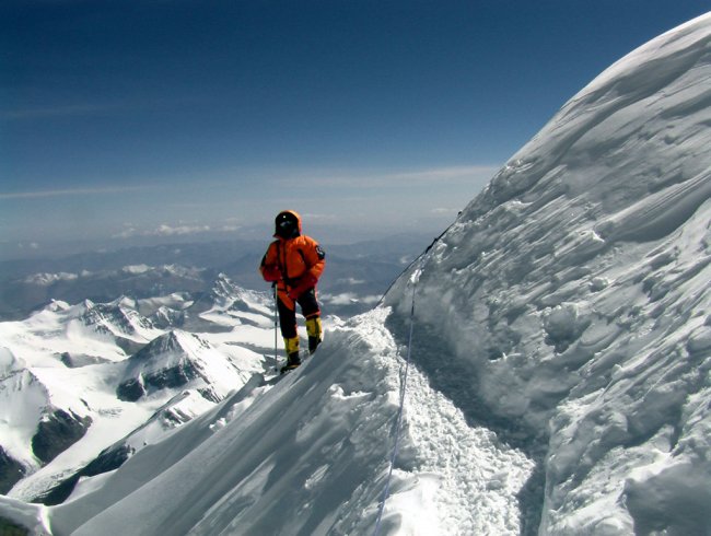 Белая альпинистка - «Призраки»