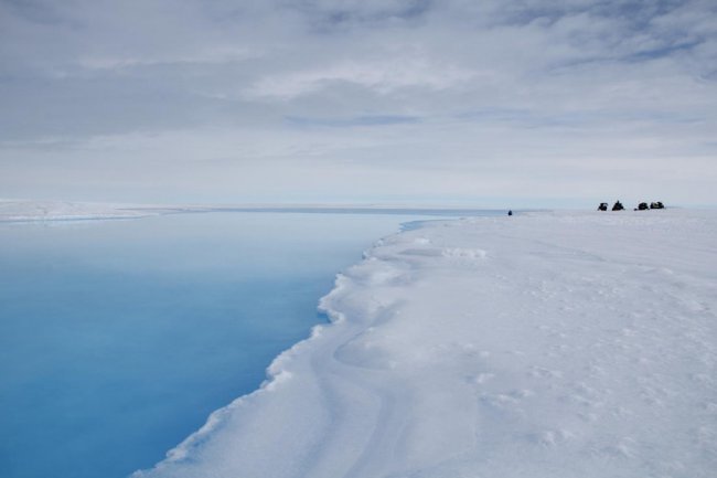 Из-за глобального потепления в Антарктиде возникли «кратеры» (3 фото) - «Катаклизмы»