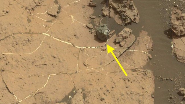 Марсоход «Кьюриосити» нашел металлический метеорит (5 фото) - «Тайны Космоса»