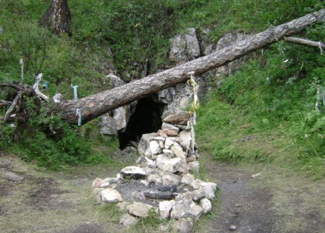 В хакасской пещере в 1965 году без вести пропали 18 человек (4 фото) - «Аномальные зоны»
