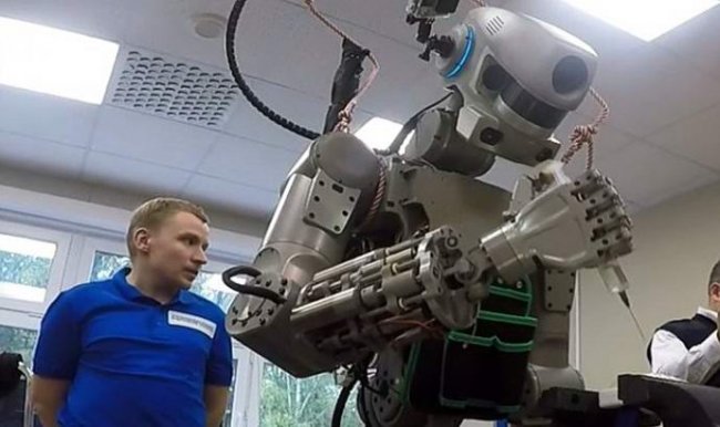 Российские ученые представили человекоподобный космический робот (2 фото + видео) - «Новые технологии»