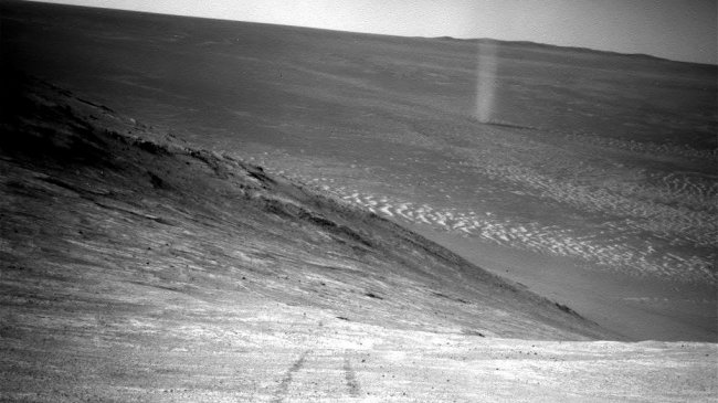 Ровер «Оппортьюнити» сфотографировал марсианский пылевой вихрь (3 фото) - «Тайны Космоса»