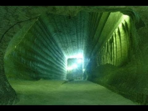 Тоннель под Сфинксом охраняется световым полем,никто не может пройти через него в зал летописей - YouTube - «Видео новости»
