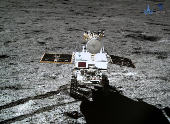 Китайский луноход пережил первую ночь на обратной стороне Луны (4 фото + видео) - «Луна»