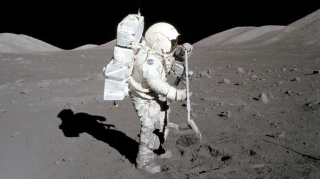 NASA изучит нетронутые образцы лунного грунта, собранные в рамках последних миссий «Аполлон» (5 фото) - «Луна»
